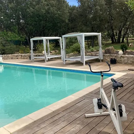Des Chenes Bed & Breakfast 3*