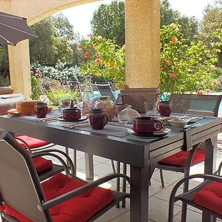 Des Chenes Bed & Breakfast 3*