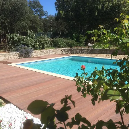 Des Chenes 3* Vacquieres (Herault)